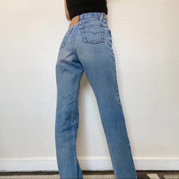 High Waisted 501 Vintage Levis Jeans - Picture 4 of 6